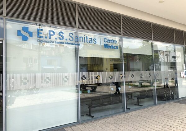 EPS Sanitas asfixia a hospitales públicos. Les debe $180 mil millones. No les paga, pero sí recibe los recursos de la UPC anticipadamente
